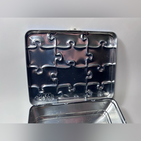 FREE w/ Purchase-Star Wars x Darth Vader - Metal Case / Container / Lunch Box 🧳✨ - Picture 4 of 15